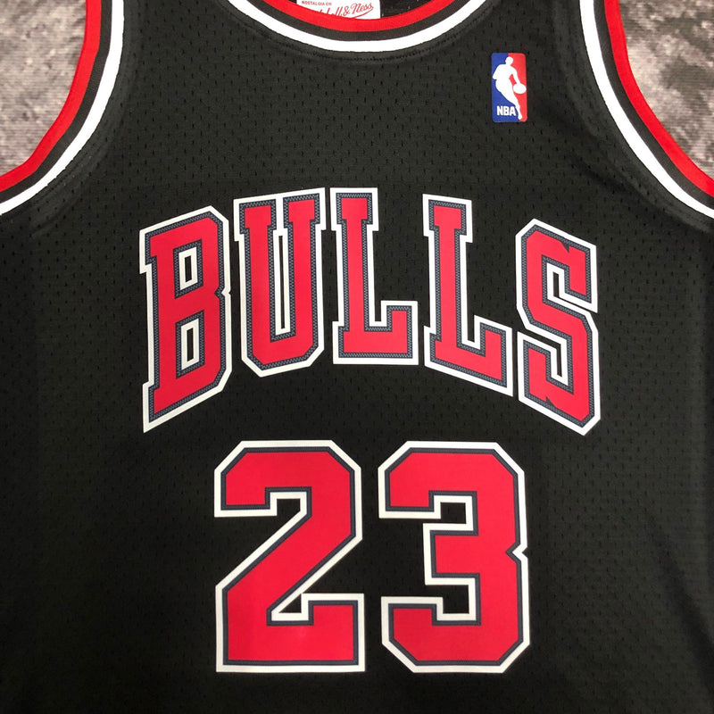 Regata Swingman Chicago Bulls Mitchell & Ness Hardwood Classics 1997/98 Preta
