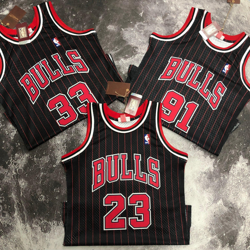Regata Swingman Chicago Bulls Mitchell & Ness Hardwood Classics 1995/96 Preta/Vermelha