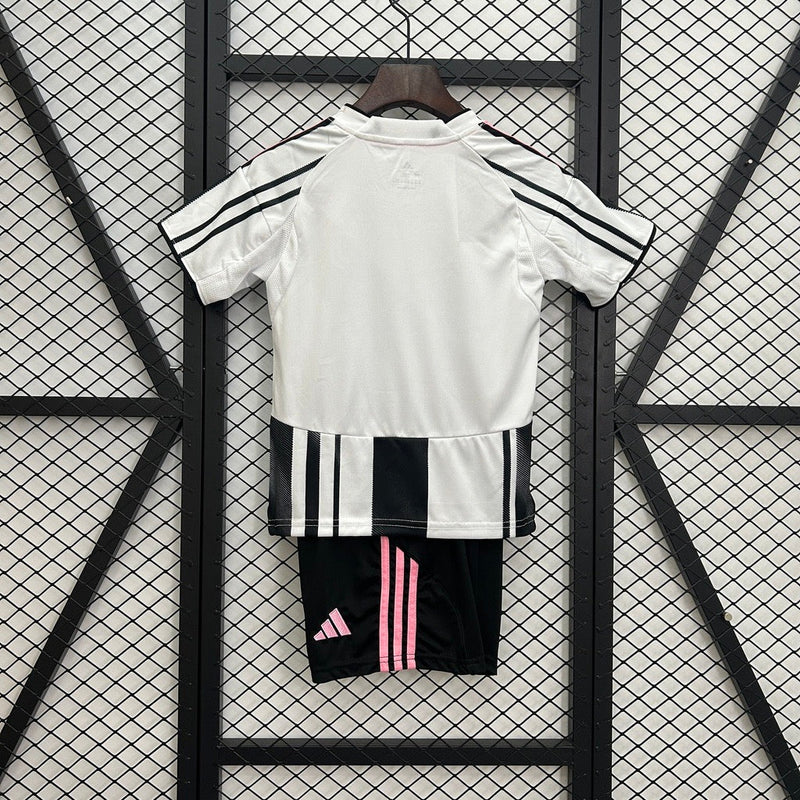 Conjunto Infantil Juventus home 2025/26
