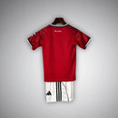 Conjunto Infantil Manchester United home 2025/26