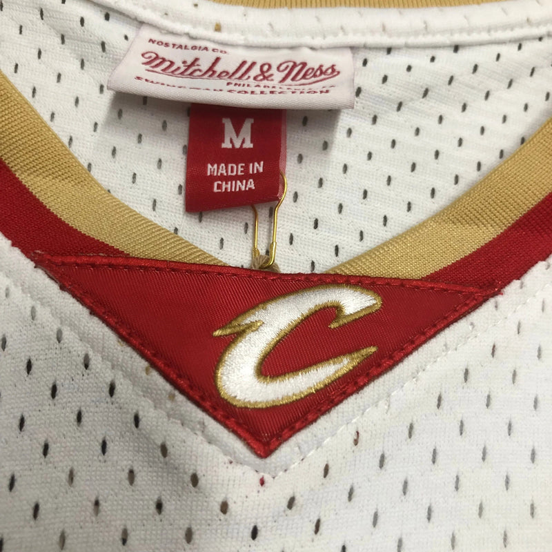 Regata Swingman Cleveland Cavaliers Mitchell & Ness Branca Hardwood Classics 2003/04