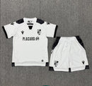 Conjunto infantil Vitória Guimarães principal branca 2025/26