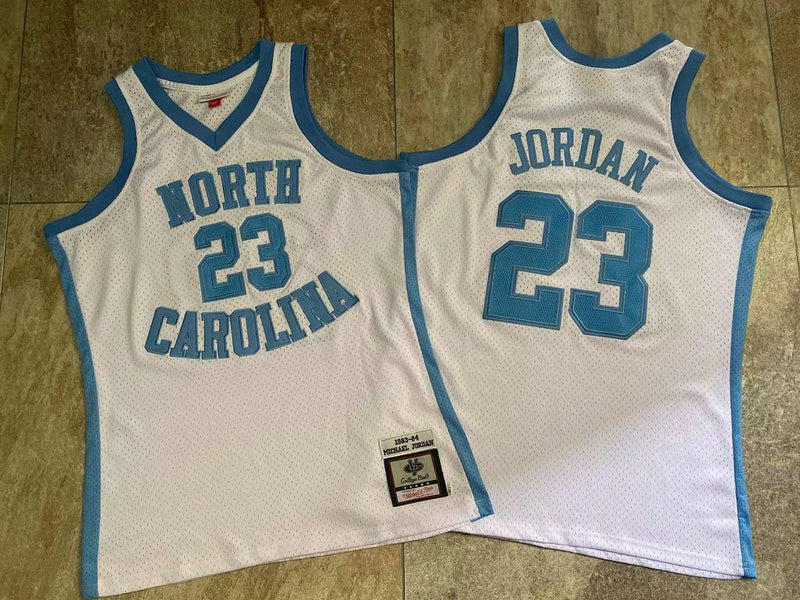 Regata Authentic NCAA North Carolina Michael Jordan 1983/84 Branca