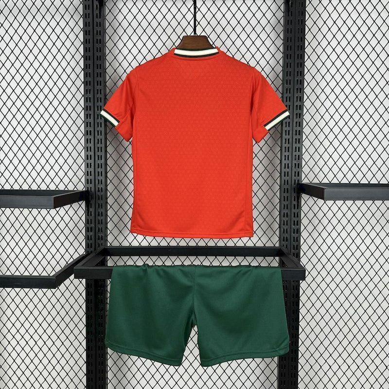 Conjunto infantil Seleção Portugal vermelho principal 2025 - PUMA