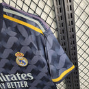 Camisola Real Madrid preta/cinza Away 2023/24