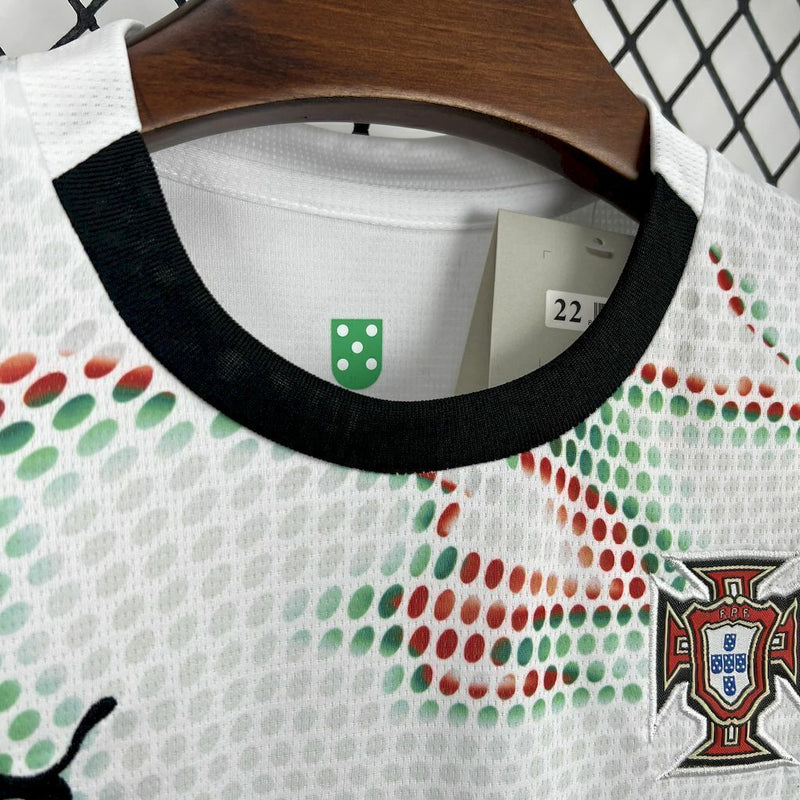 Conjunto infantil Seleção Portugal branco alternativo 2025 - PUMA