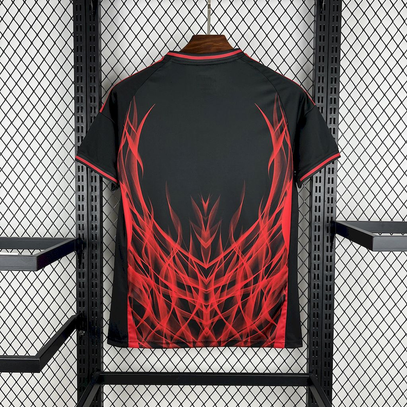 Camisola concept vermelha e preta com símbolo CINZA 2025/26