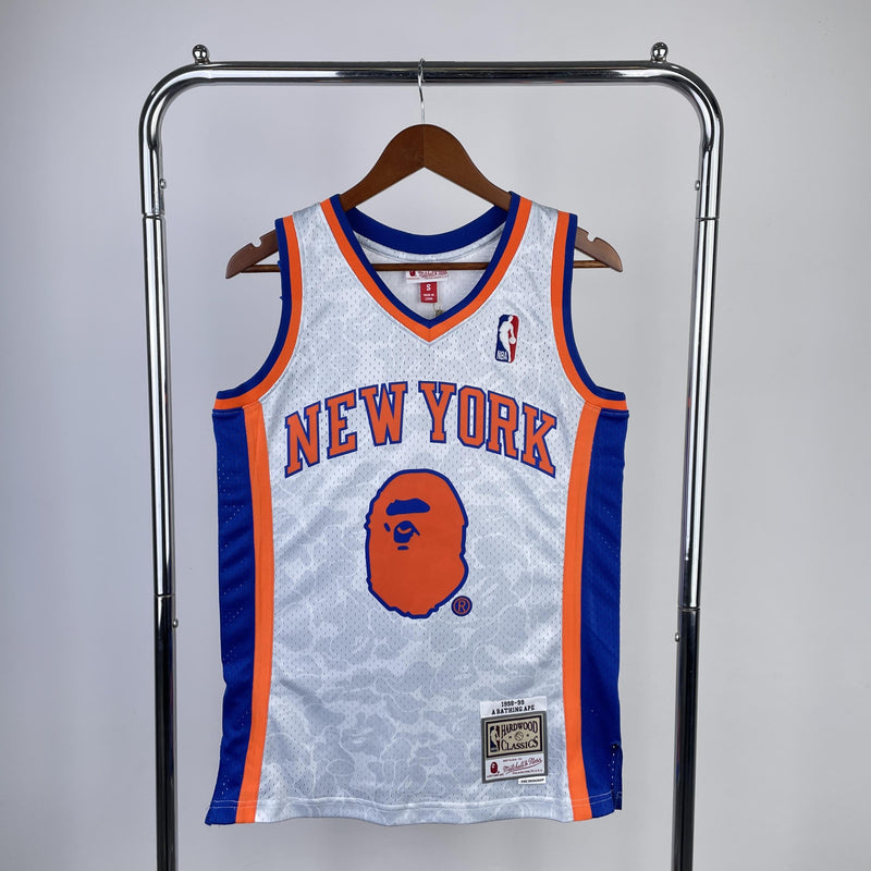Regata Swingman BAPE X New York Knicks Mitchell & Ness Hardwood Classics 1998/99
