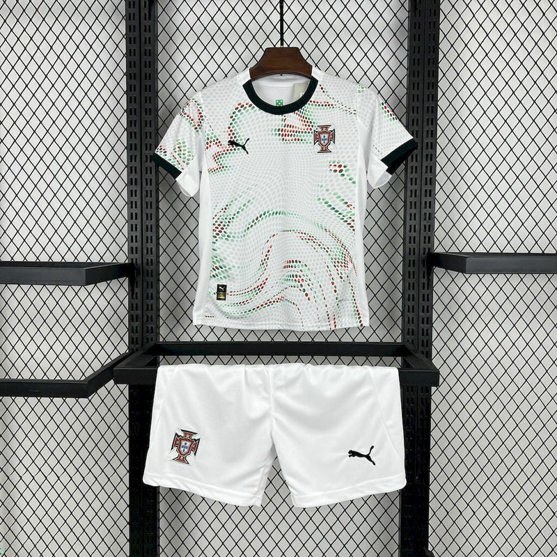 Conjunto infantil Seleção Portugal branco alternativo 2025 - PUMA