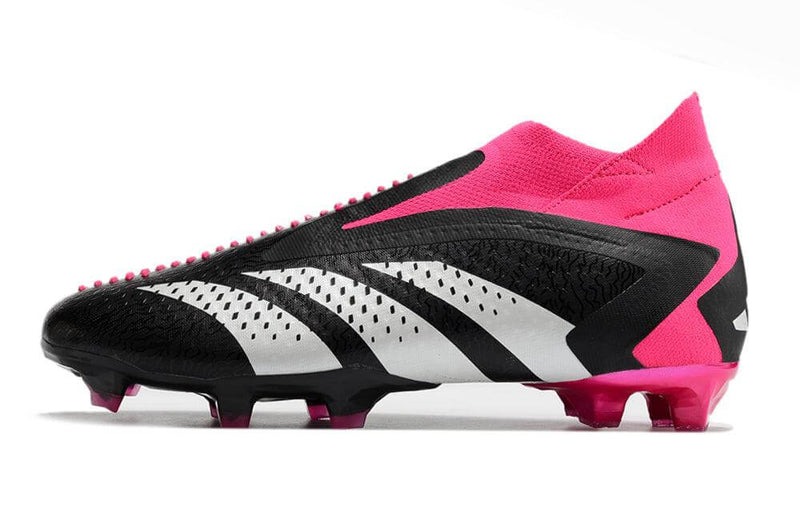 Chuteira Campo Adidas Predator Accuracy+ FG Rosa e Preto "Own You Football Pack"